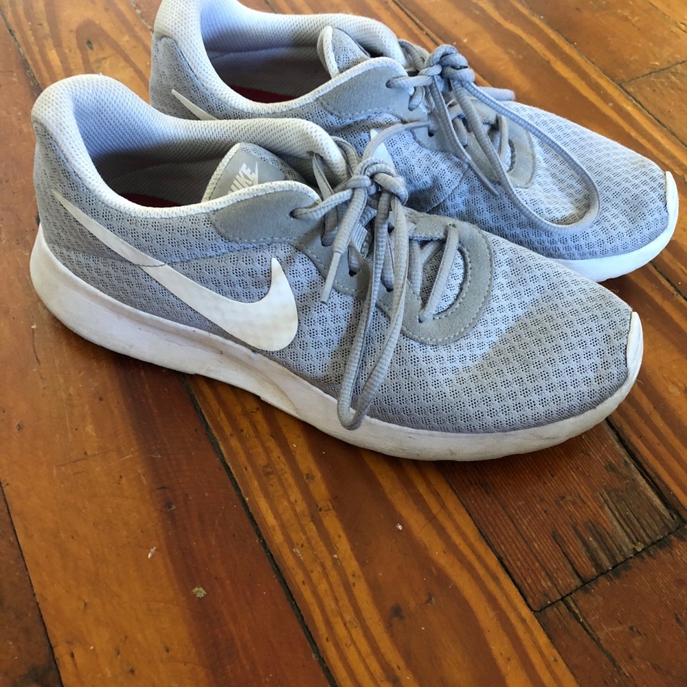 Nike Tanjun Sneakers Gray Women’s size 8.5